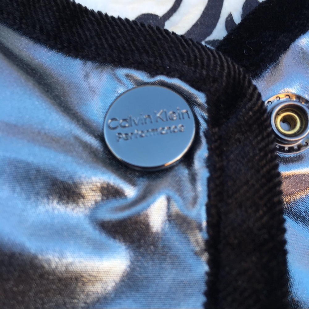 Calvin Klein Silver Puffy Performance Vest - Picture 5 of 8